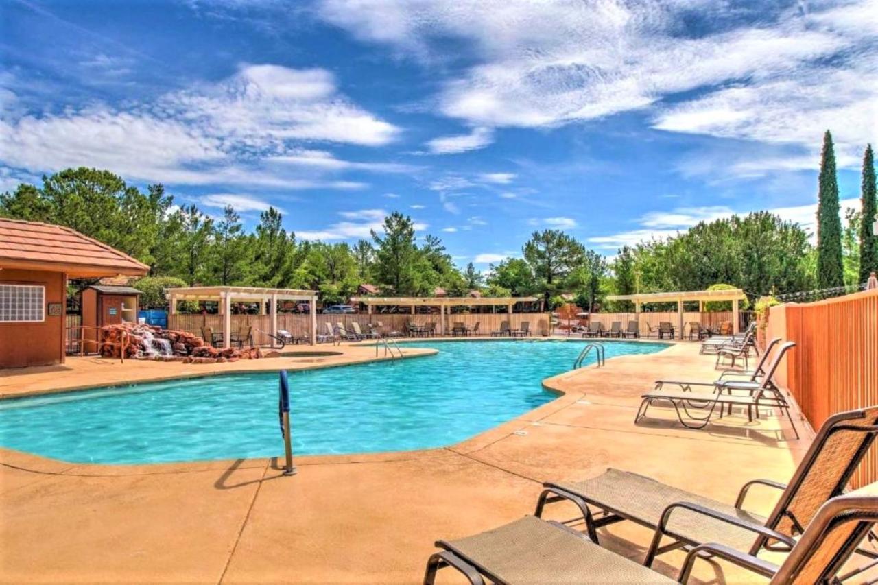 Sedona Pines Resort Exteriör bild The pool at the River's Edge