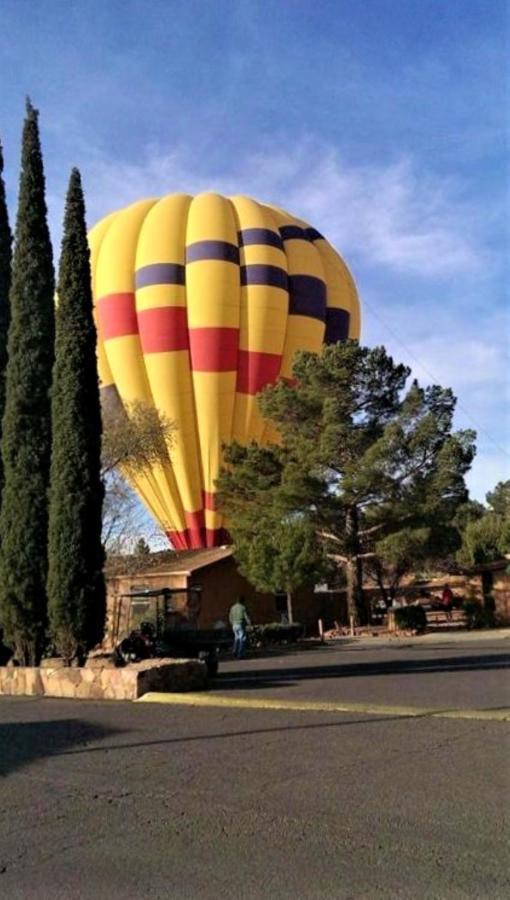 Sedona Pines Resort Exteriör bild Hot air balloon landing at the Santa Ynez Valley Museum