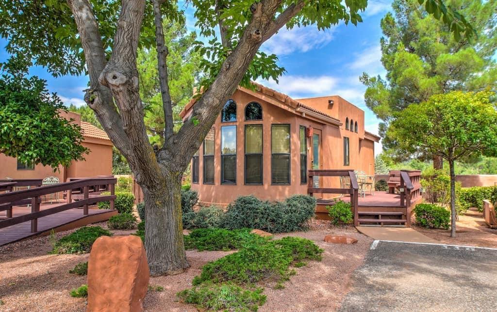 Sedona Pines Resort Exteriör bild A home in the Village of Oak Creek
