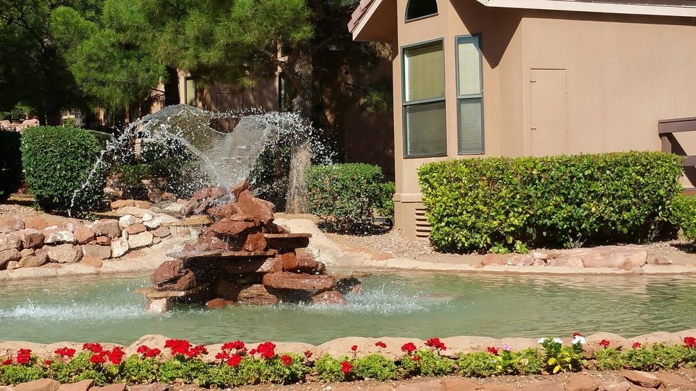 Sedona Pines Resort Exteriör bild Fountain at the Arizona Inn